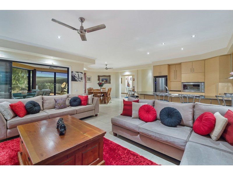 8 Nerida Lane, Coomera Waters QLD 4209