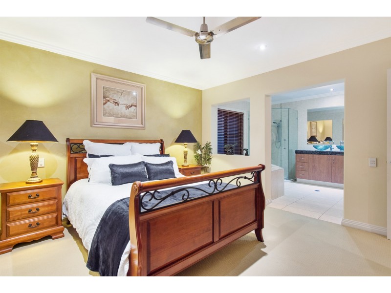 8 Nerida Lane, Coomera Waters QLD 4209