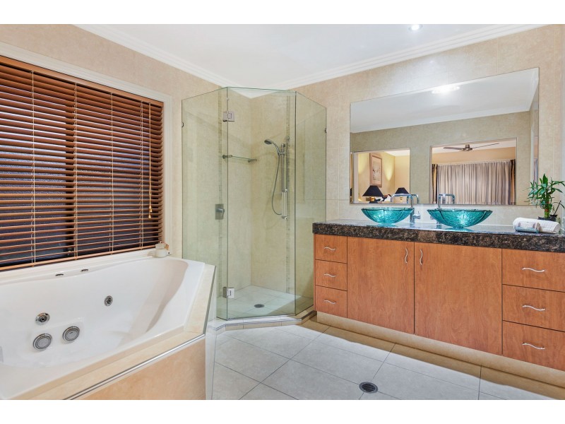 8 Nerida Lane, Coomera Waters QLD 4209