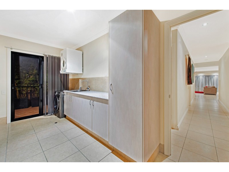 8 Nerida Lane, Coomera Waters QLD 4209