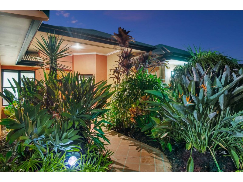 8 Nerida Lane, Coomera Waters QLD 4209