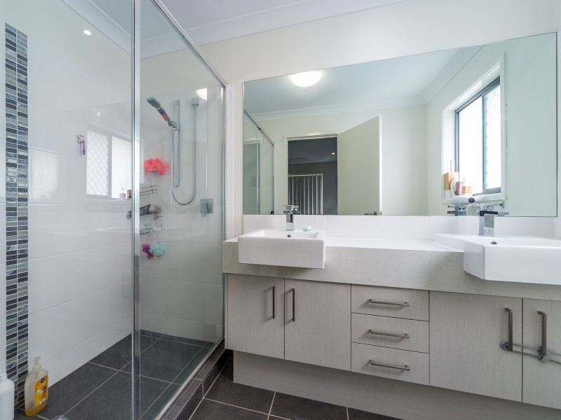 20 Azure Way, Coomera QLD 4209