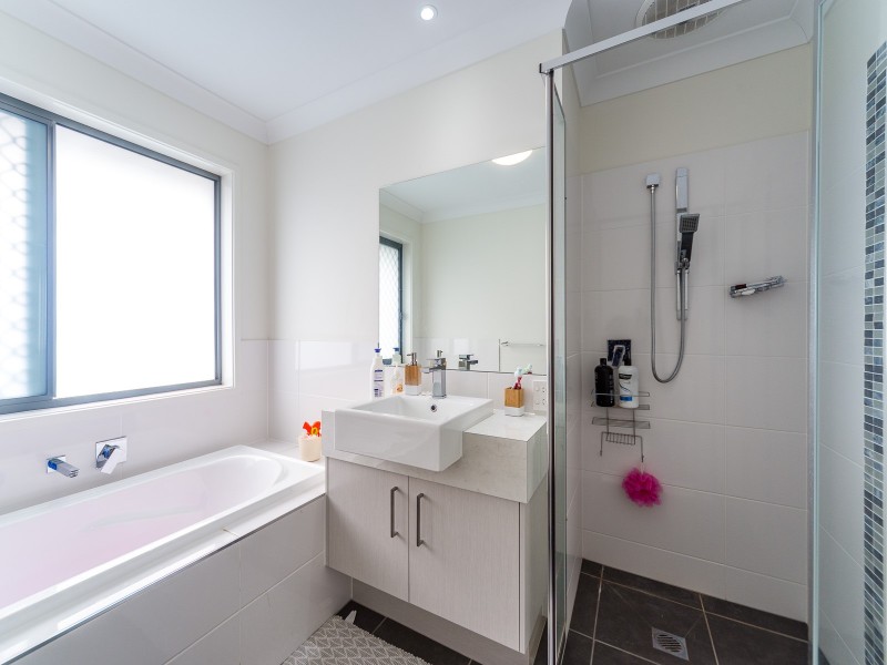 20 Azure Way, Coomera QLD 4209