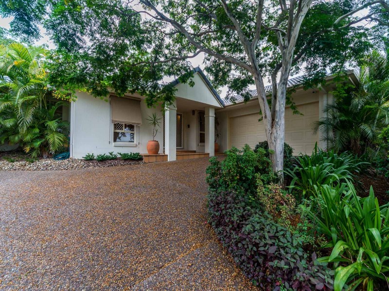 26 Edgeworth Place, Helensvale QLD 4212