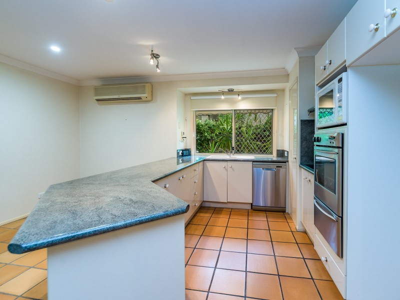 26 Edgeworth Place, Helensvale QLD 4212