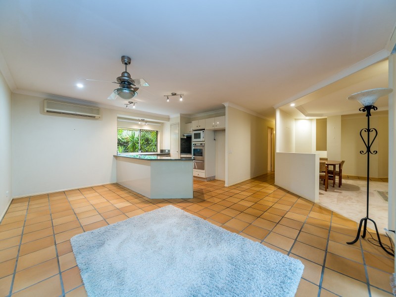 26 Edgeworth Place, Helensvale QLD 4212