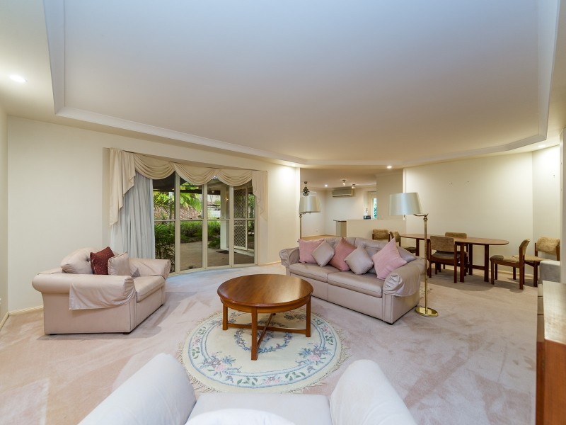 26 Edgeworth Place, Helensvale QLD 4212