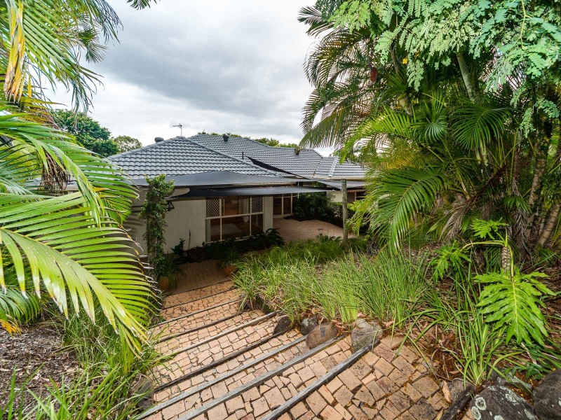 26 Edgeworth Place, Helensvale QLD 4212