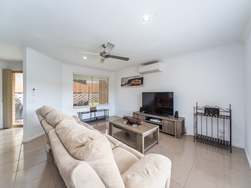 42 Studio Drive, Oxenford QLD 4210