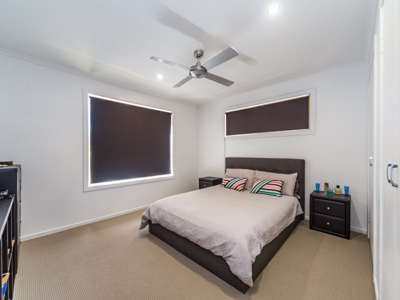 42 Studio Drive, Oxenford QLD 4210