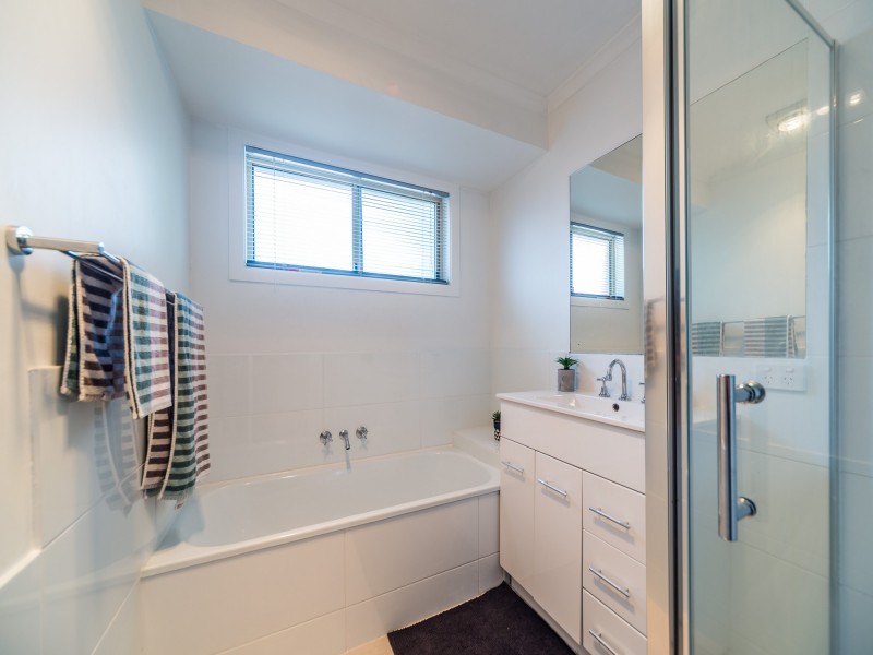 42 Studio Drive, Oxenford QLD 4210