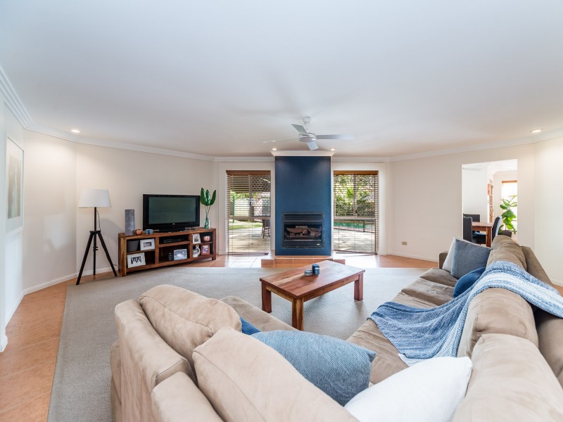 9 Airlie Place, Helensvale QLD 4212