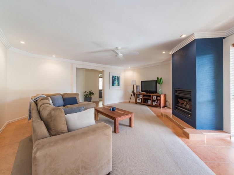 9 Airlie Place, Helensvale QLD 4212