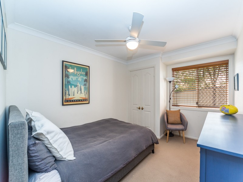 9 Airlie Place, Helensvale QLD 4212