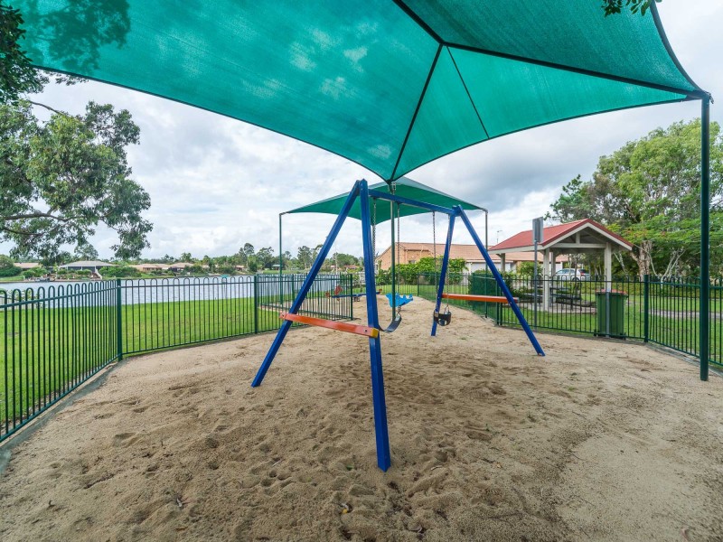 2/52 Kangaroo Avenue, Coombabah QLD 4216