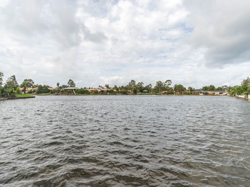 2/52 Kangaroo Avenue, Coombabah QLD 4216