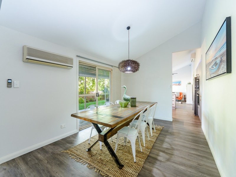 11 Dromana Crescent, Helensvale QLD 4212