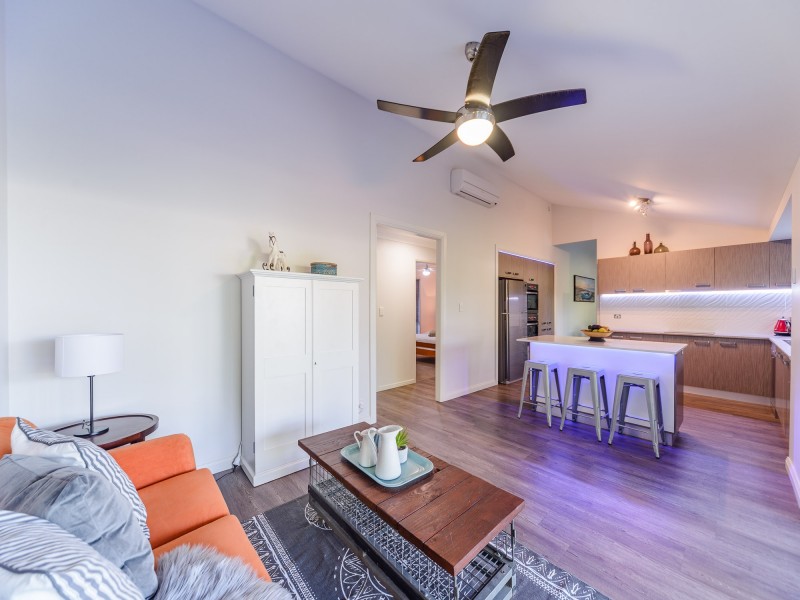 11 Dromana Crescent, Helensvale QLD 4212