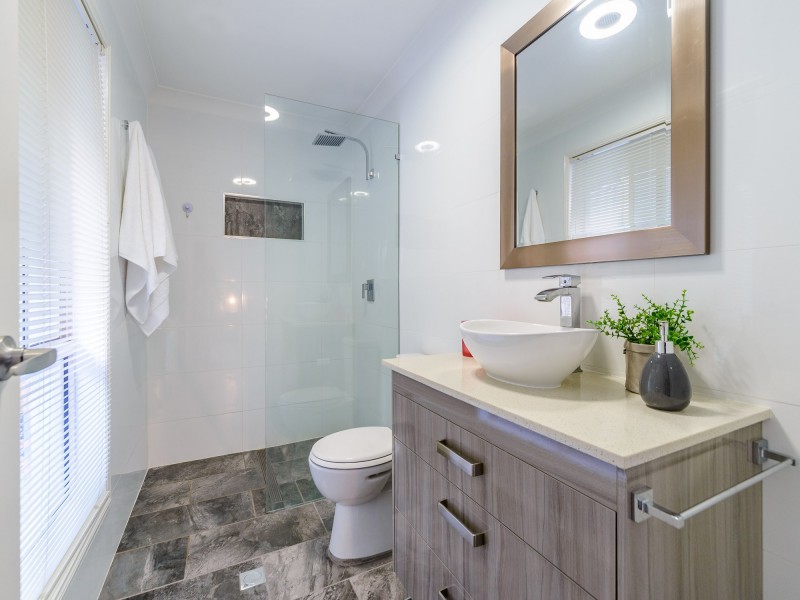 11 Dromana Crescent, Helensvale QLD 4212