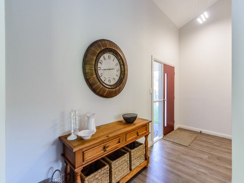 11 Dromana Crescent, Helensvale QLD 4212