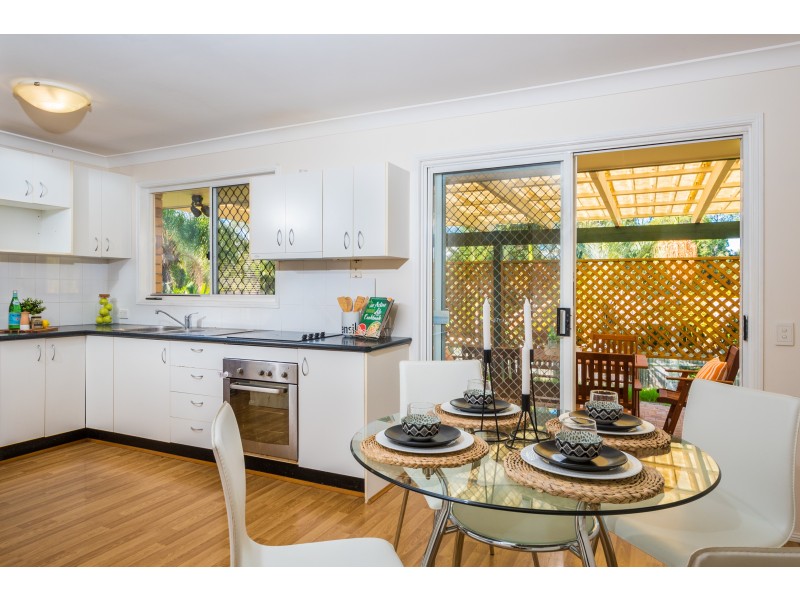 5 Rosedale Place, Helensvale QLD 4212