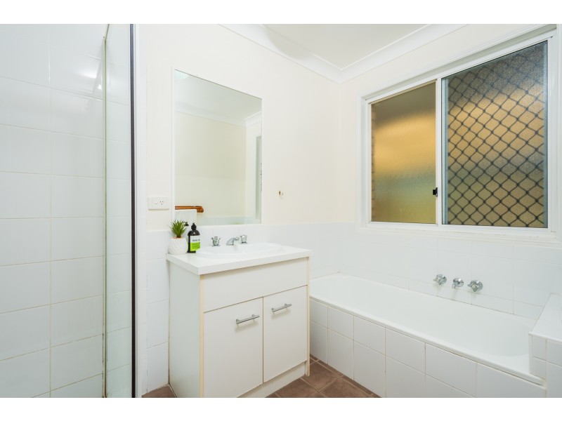 5 Rosedale Place, Helensvale QLD 4212
