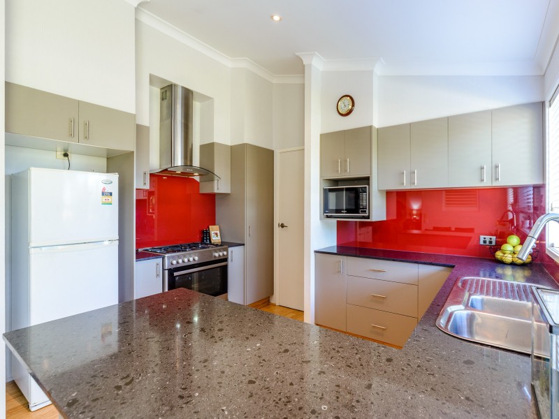 182 Discovery Drive, Helensvale QLD 4212