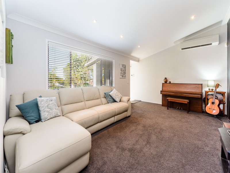 182 Discovery Drive, Helensvale QLD 4212