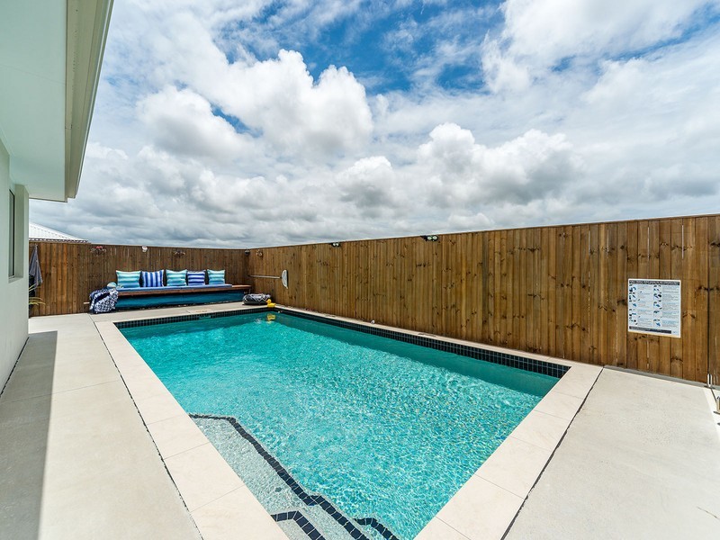 22 Longstaff Crescent, Pimpama QLD 4209