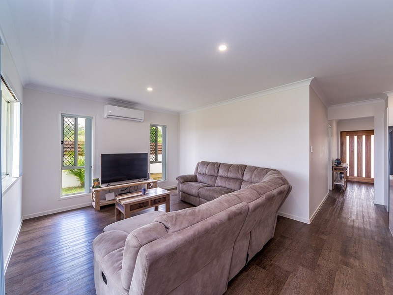 22 Longstaff Crescent, Pimpama QLD 4209