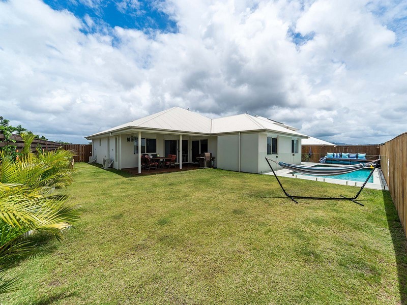 22 Longstaff Crescent, Pimpama QLD 4209