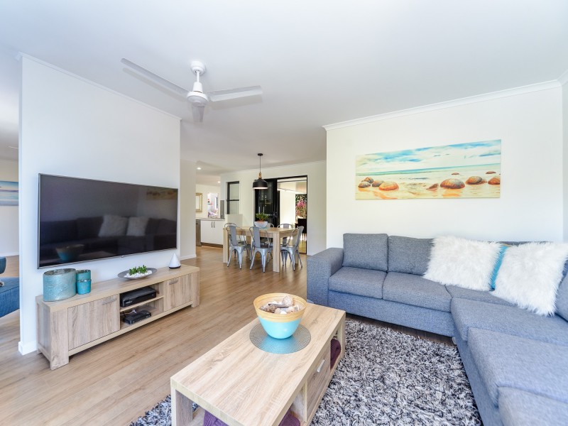 9 Robe Court, Helensvale QLD 4212