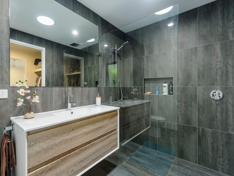 9 Robe Court, Helensvale QLD 4212