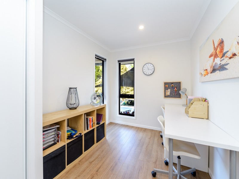 9 Robe Court, Helensvale QLD 4212