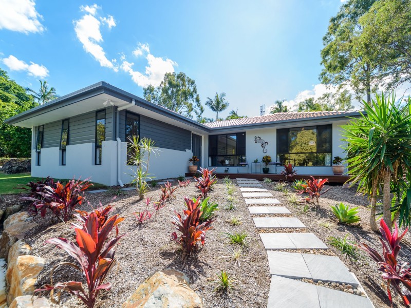 9 Robe Court, Helensvale QLD 4212