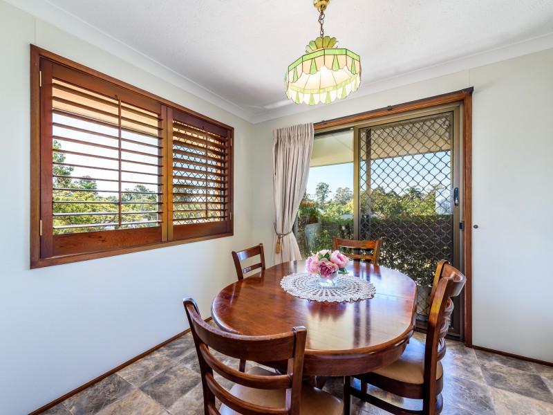 24 Parkes Drive, Helensvale QLD 4212