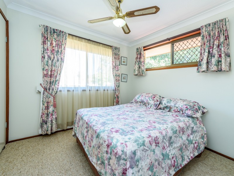 24 Parkes Drive, Helensvale QLD 4212