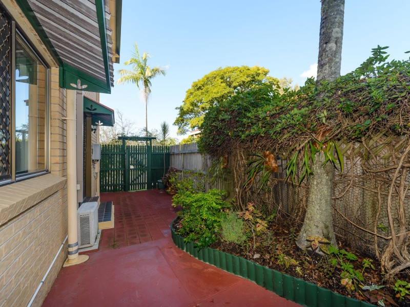 24 Parkes Drive, Helensvale QLD 4212