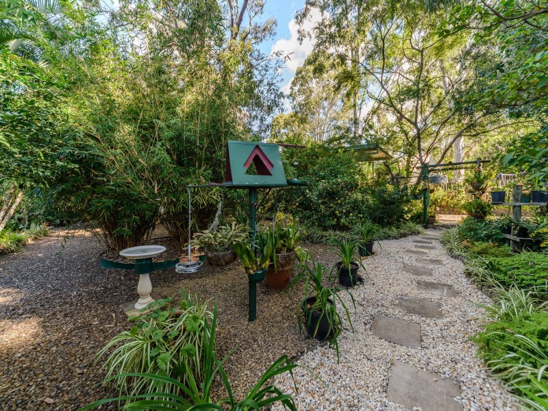 24 Parkes Drive, Helensvale QLD 4212