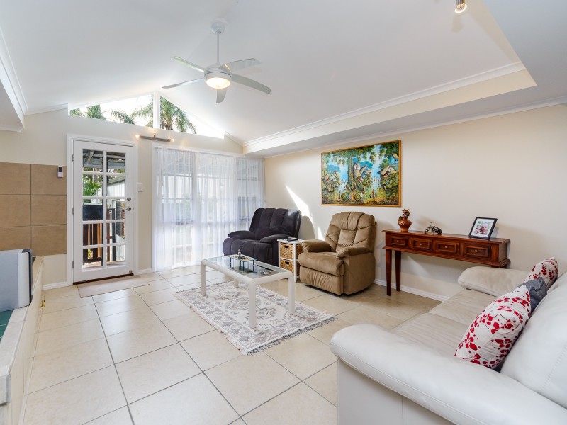 12 Dromana Crescent, Helensvale QLD 4212