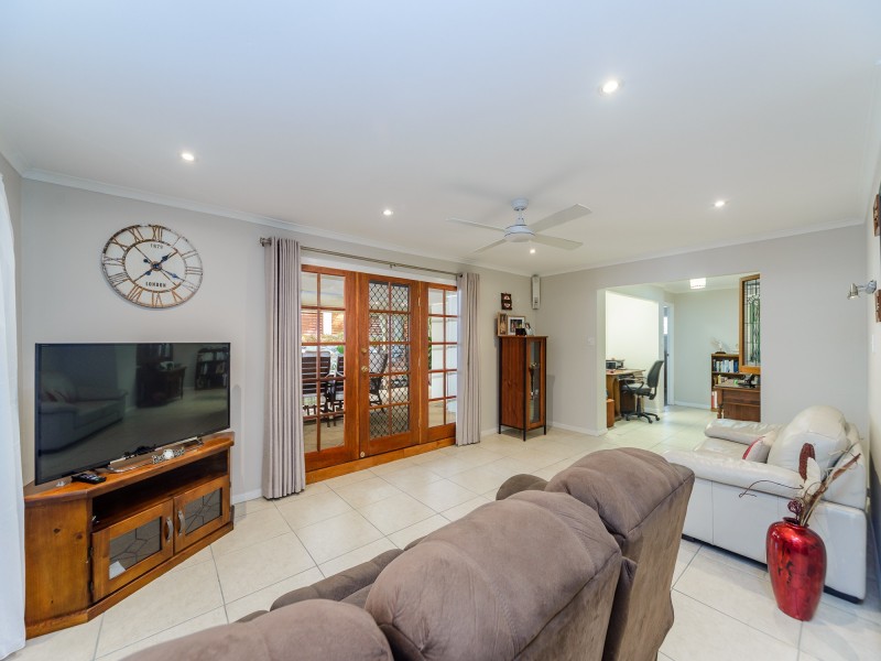 12 Dromana Crescent, Helensvale QLD 4212