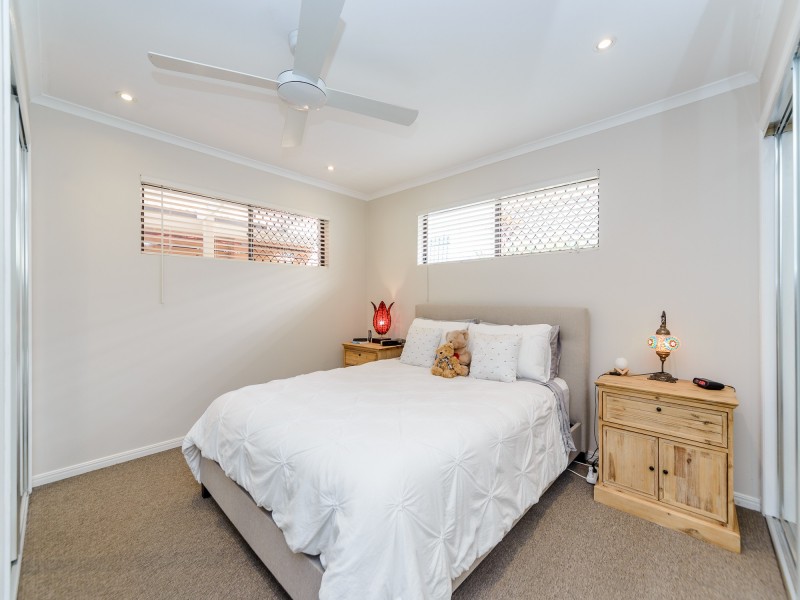 12 Dromana Crescent, Helensvale QLD 4212