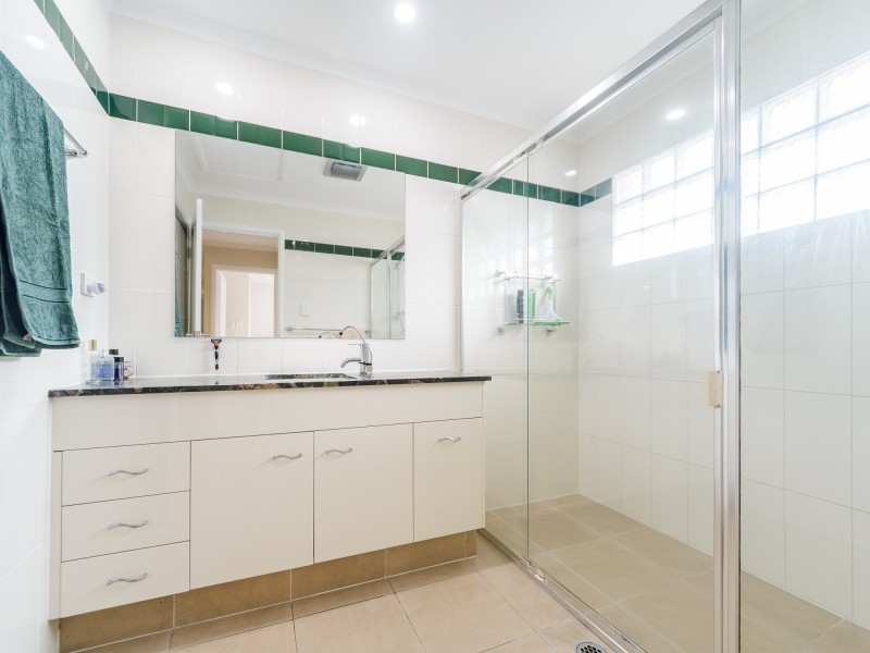 12 Dromana Crescent, Helensvale QLD 4212