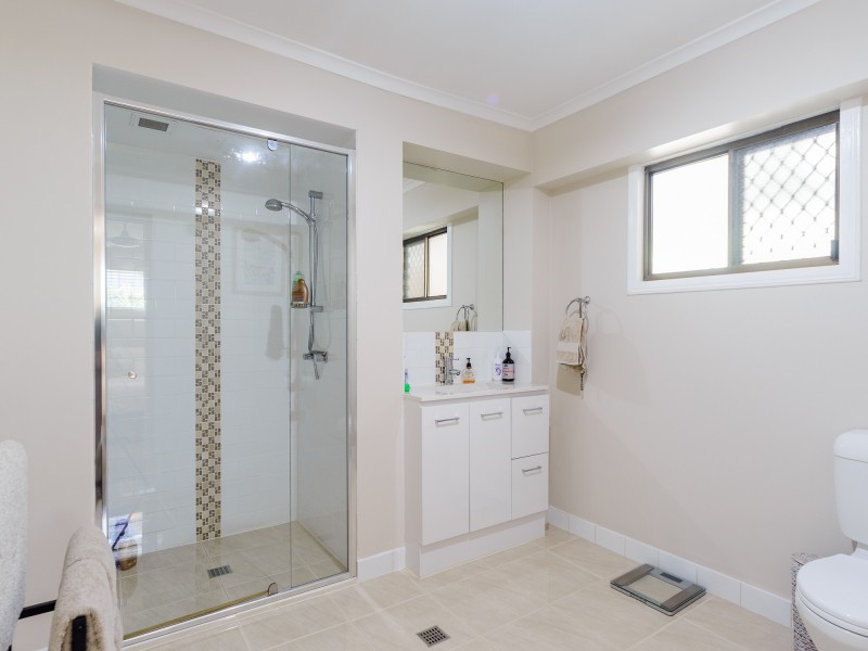 12 Dromana Crescent, Helensvale QLD 4212