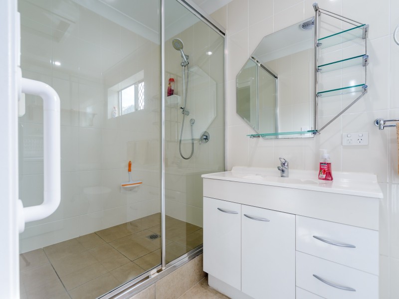 12 Dromana Crescent, Helensvale QLD 4212