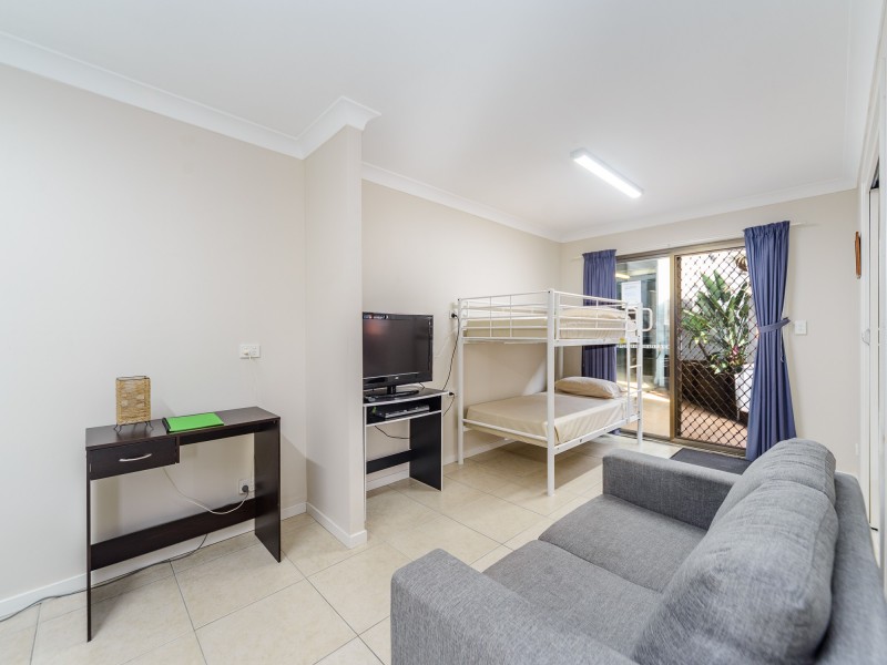 12 Dromana Crescent, Helensvale QLD 4212