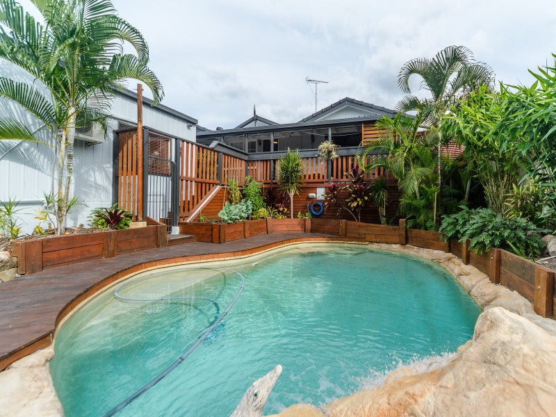 12 Dromana Crescent, Helensvale QLD 4212