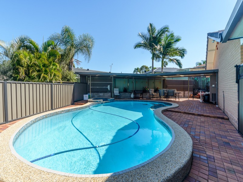 9 Eildon Place, Helensvale QLD 4212