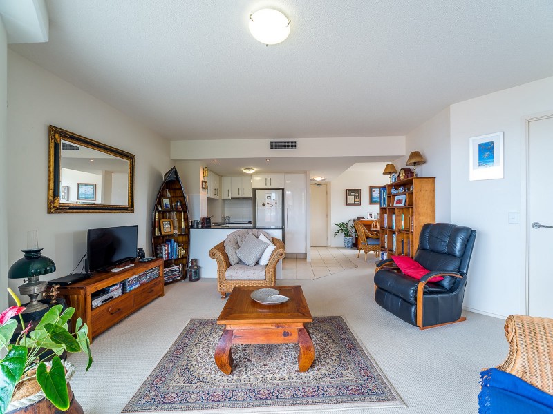 4/242 Marine Parade, Labrador QLD 4215