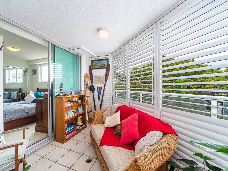 4/242 Marine Parade, Labrador QLD 4215